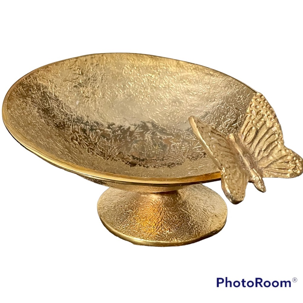 ๐HP๐ Beautiful asymmetrical metal pedestal bowl with butterfly. - Picture 1 of 10